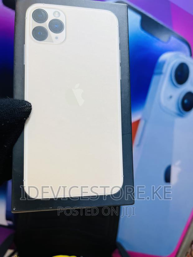 New Apple iPhone 11 Pro Max 256 GB Gold - main view