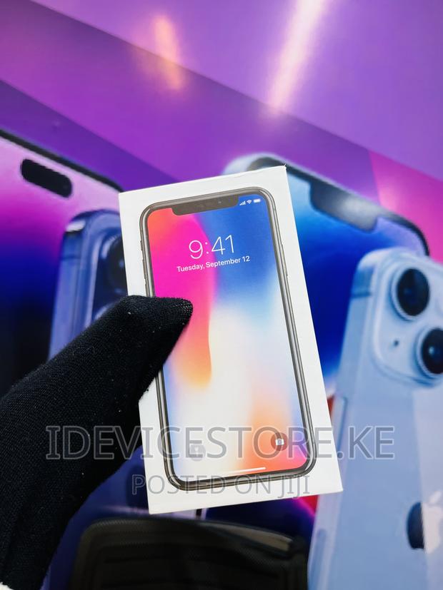 New Apple iPhone X 256 GB Black - main view