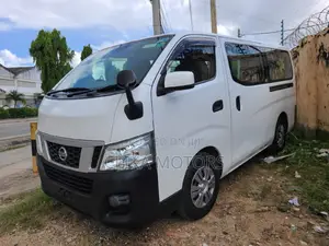 Nissan Caravan (Urvan) 2016 White