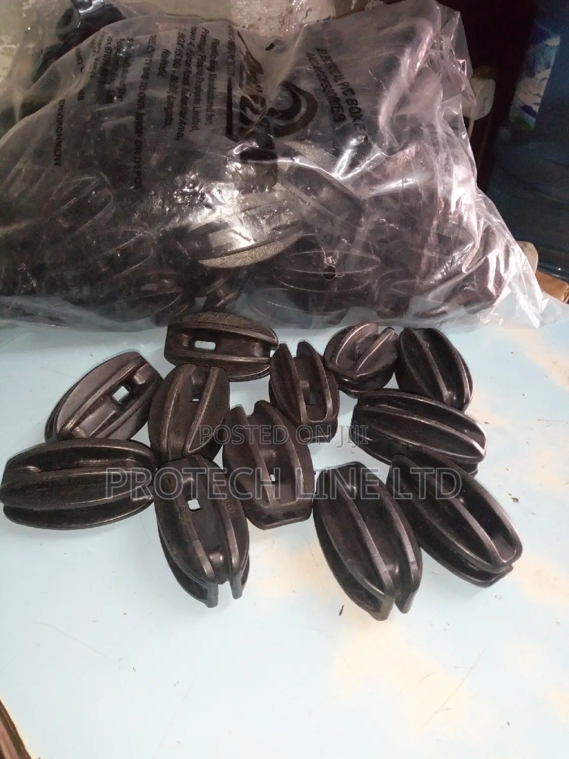 Electric Fence Strainer Insulators