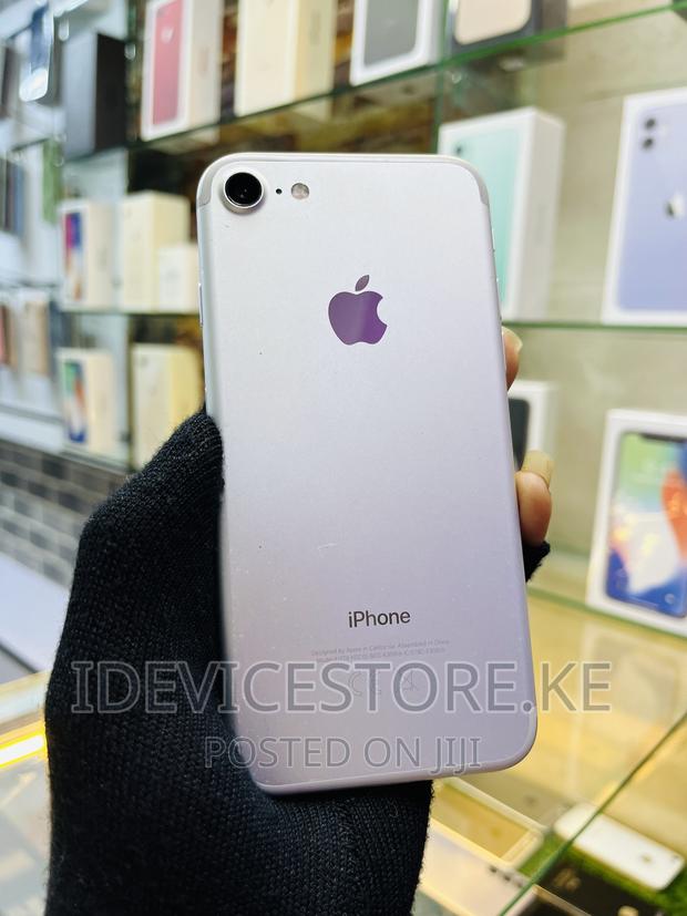 Apple iPhone 7 32 GB Silver - main view