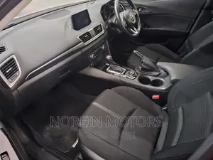 Mazda Axela 2017 Red