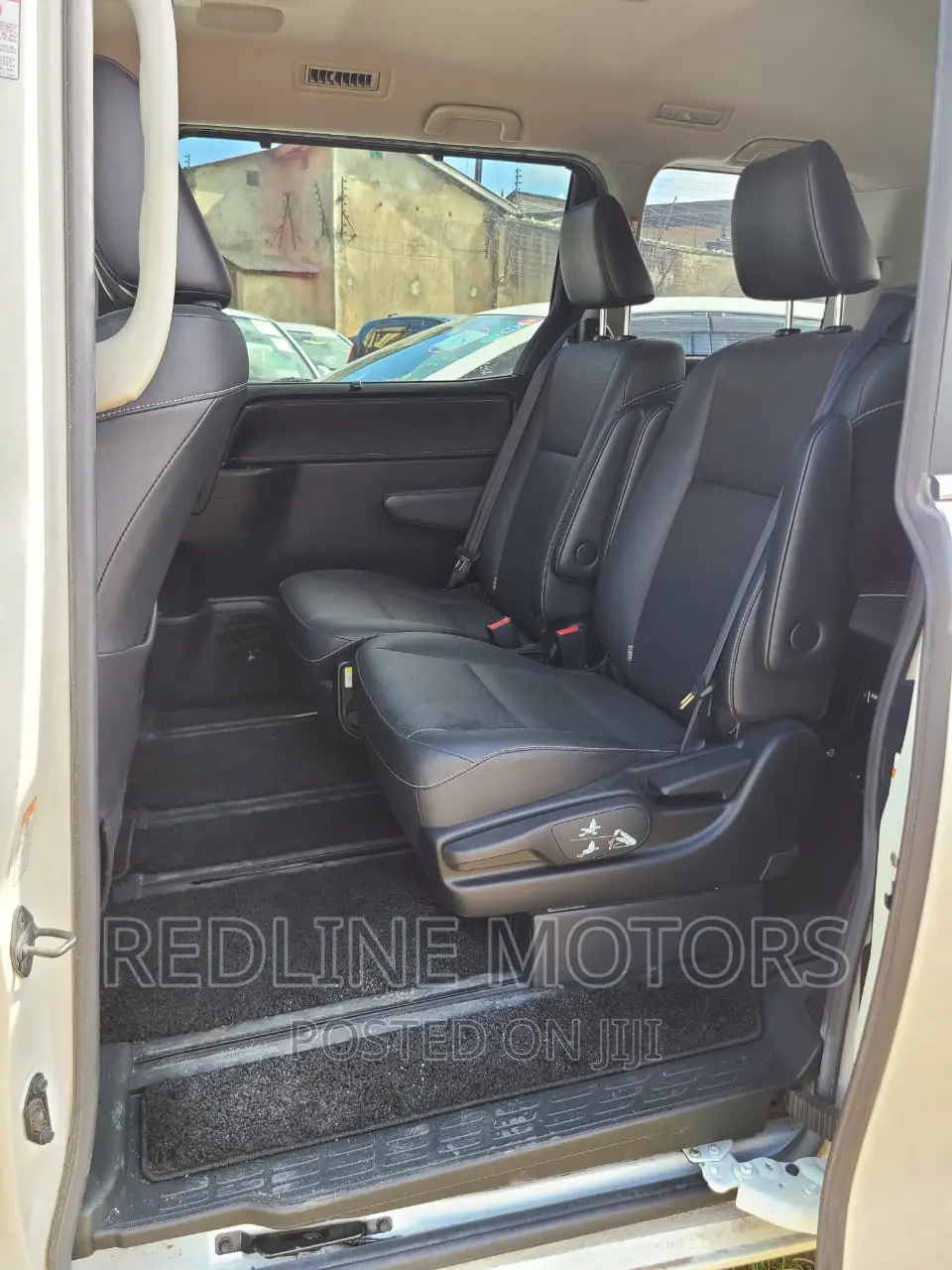 Toyota Esquire 2016 Pearl