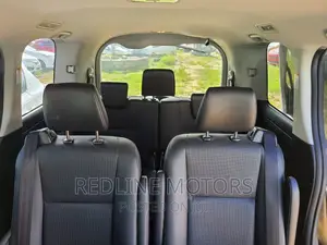 Toyota Esquire 2016 Pearl