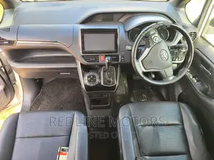 Toyota Esquire 2016 Pearl