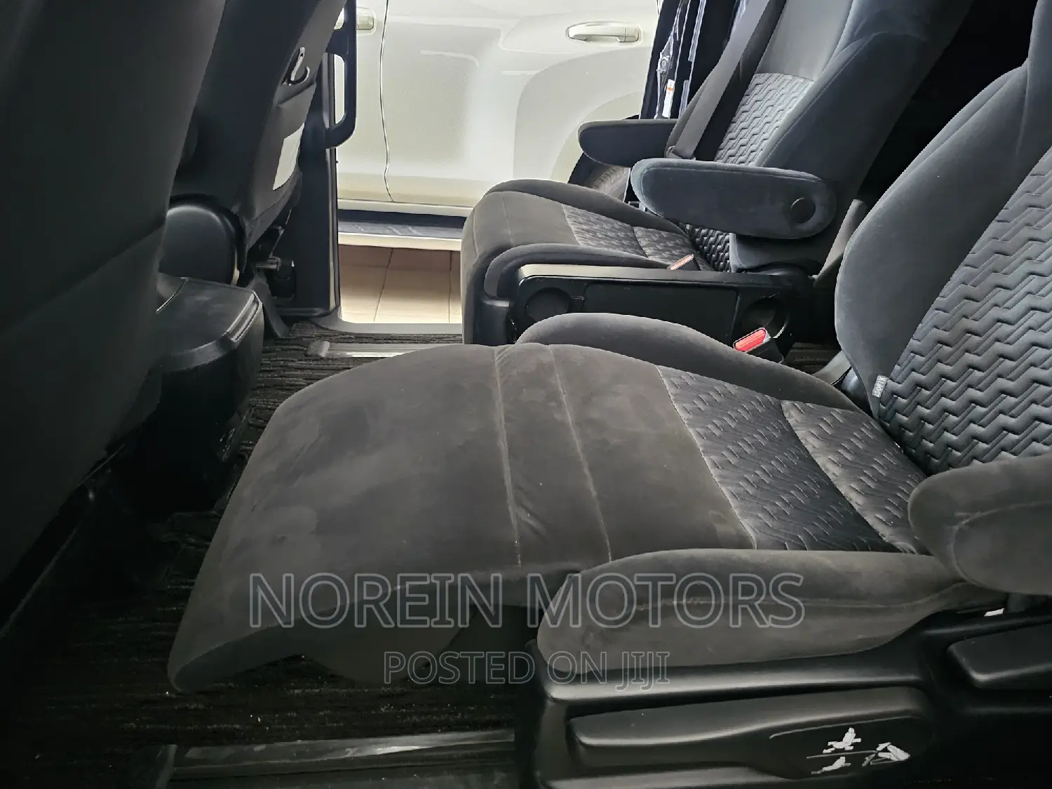 Toyota Vellfire 2017 Matt Black