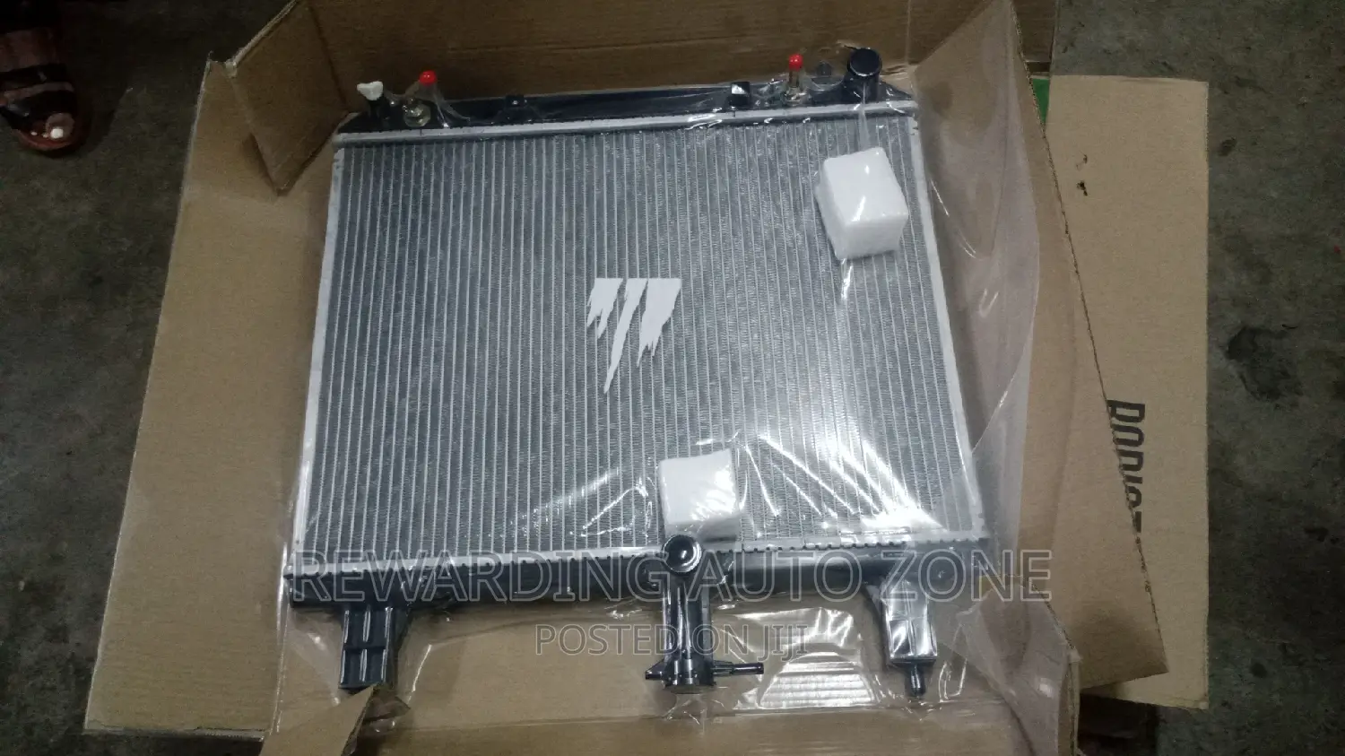 Toyota Rush New Model Automatic Radiator.