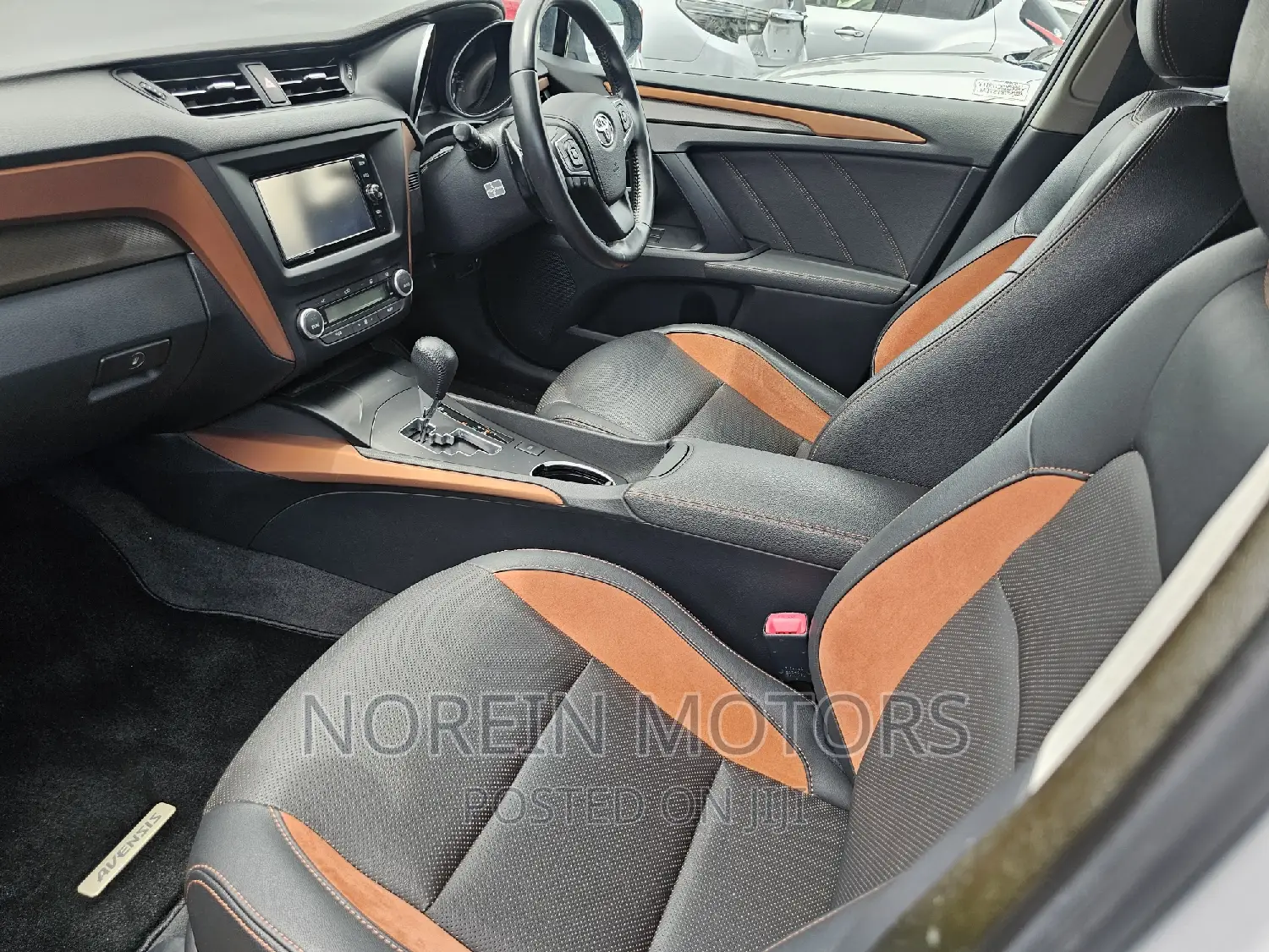Toyota Avensis 2017 Silver