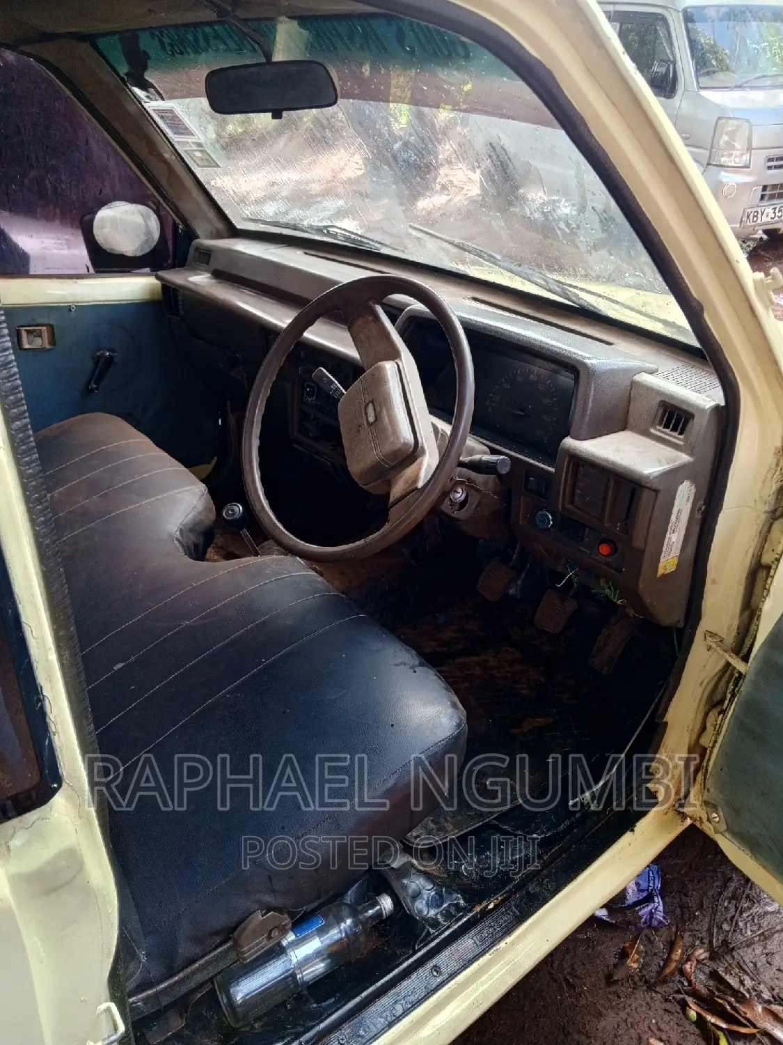 Mitsubishi L200 1995 Yellow