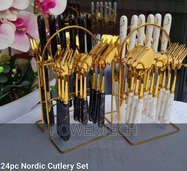 24pcs Marble Golden Cutlery Set.