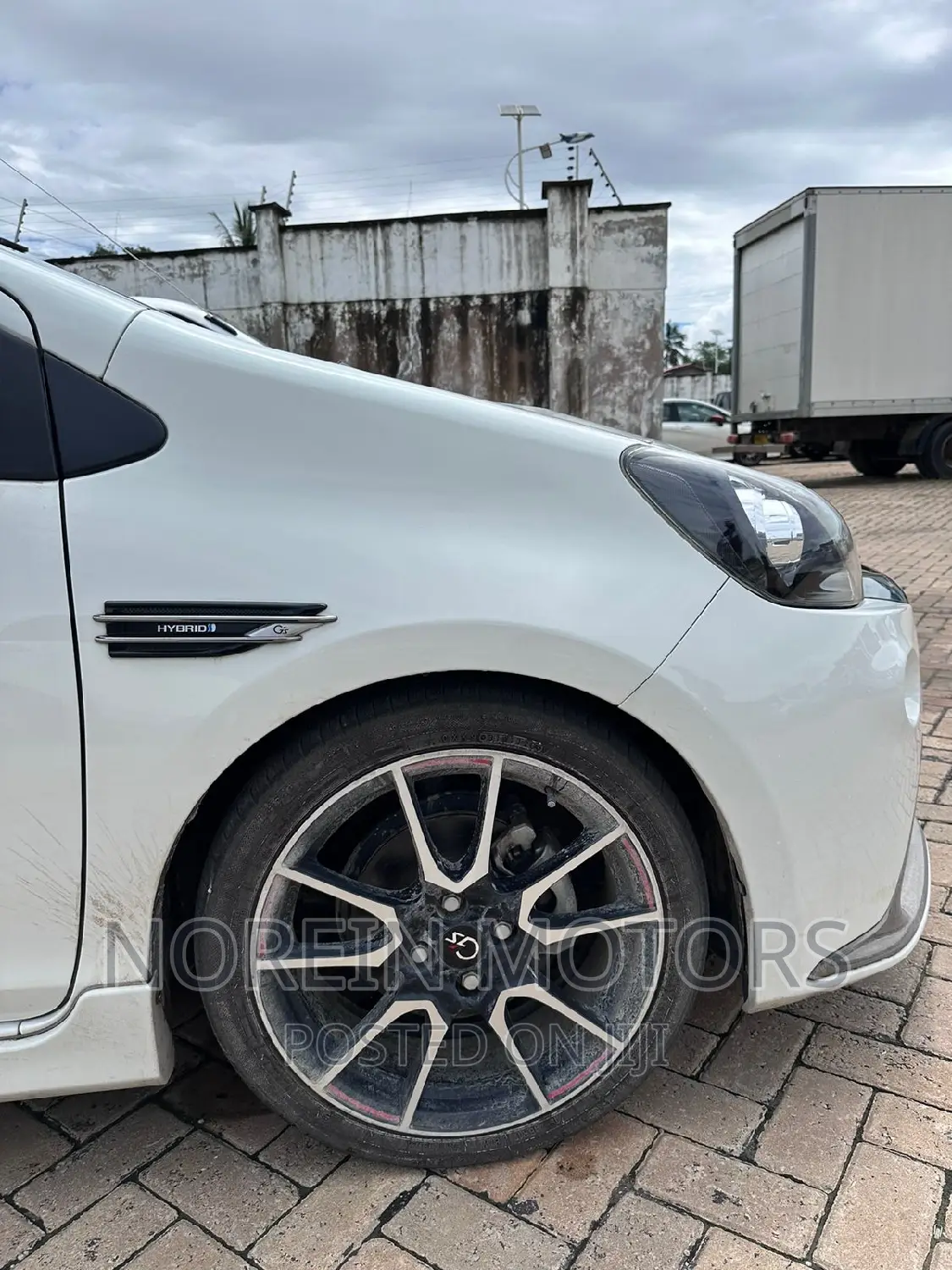 Toyota Aqua 2017 Off white