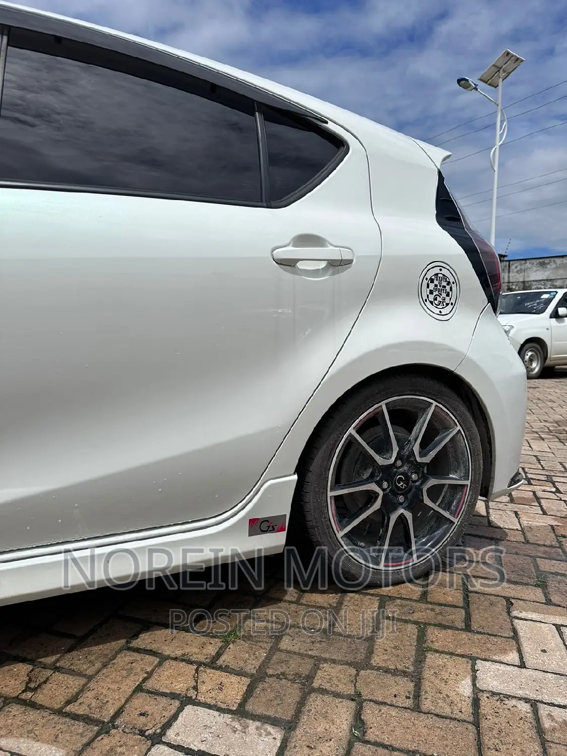 Toyota Aqua 2017 Off white