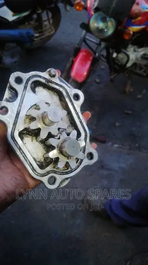 Nissan QD32 Engine Oil Pump