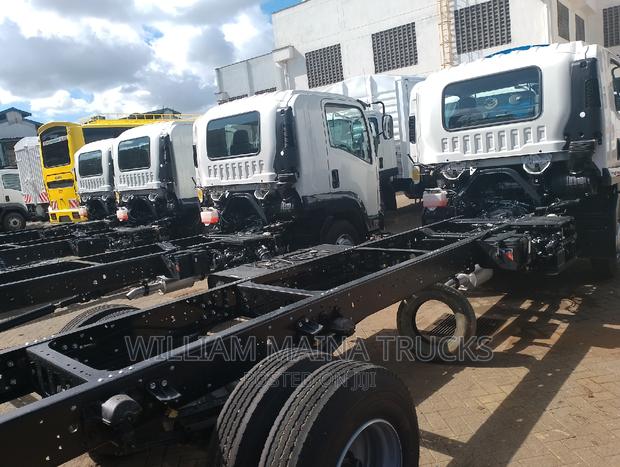 Isuzu FRR Chassis - thumbnail 2