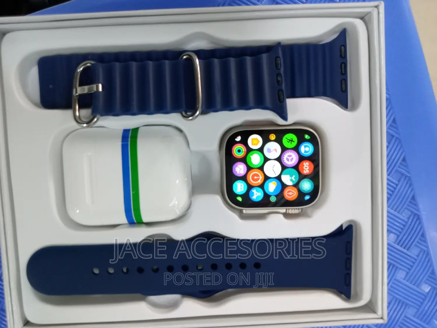 I8 Ultra Smartwatch 2 Straps+Earphones