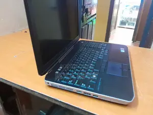 Laptop Dell Latitude 5530 6GB Intel Core I5 HDD 500GB