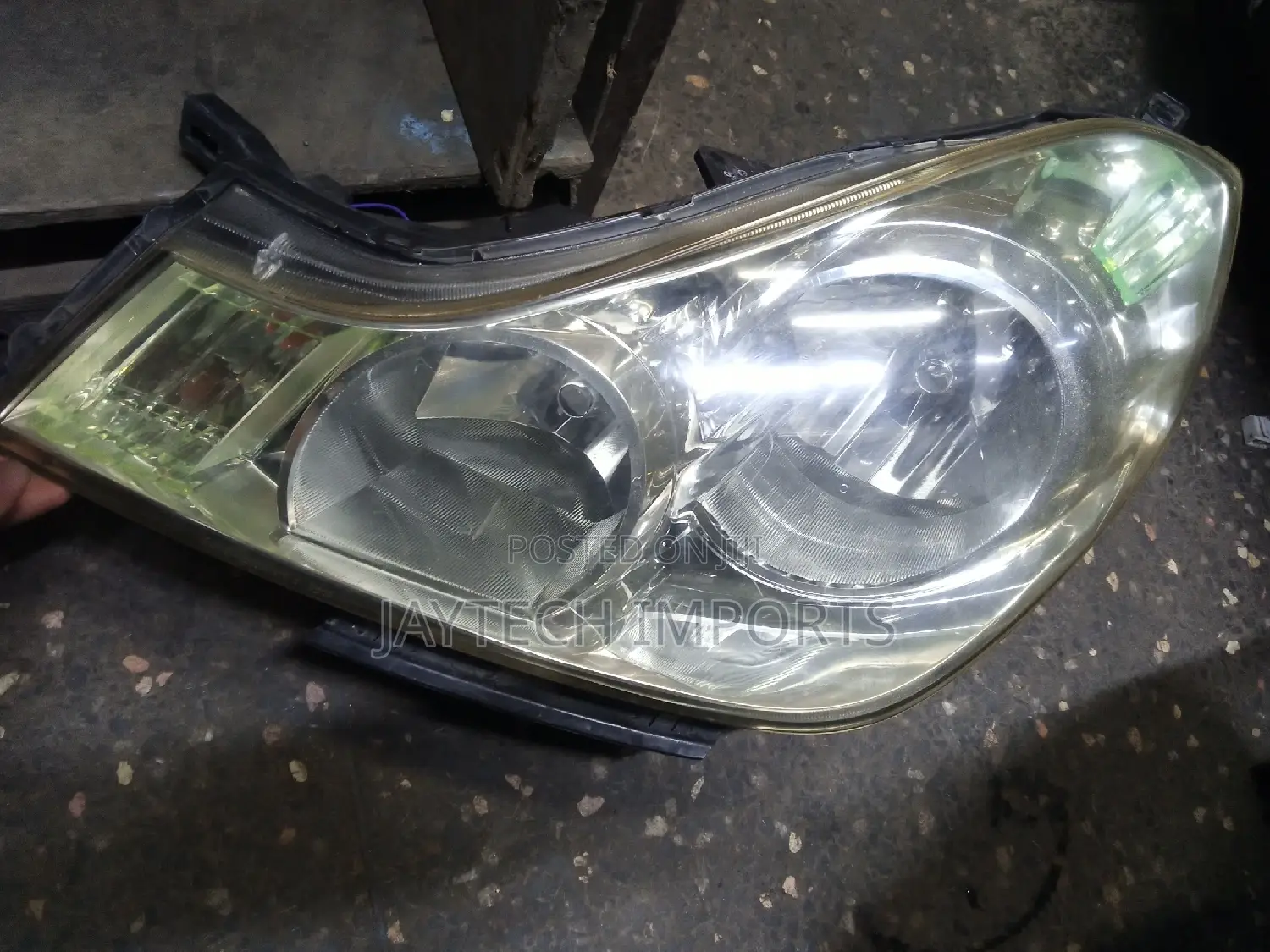 Nissan Wingroad Y12 Headlight