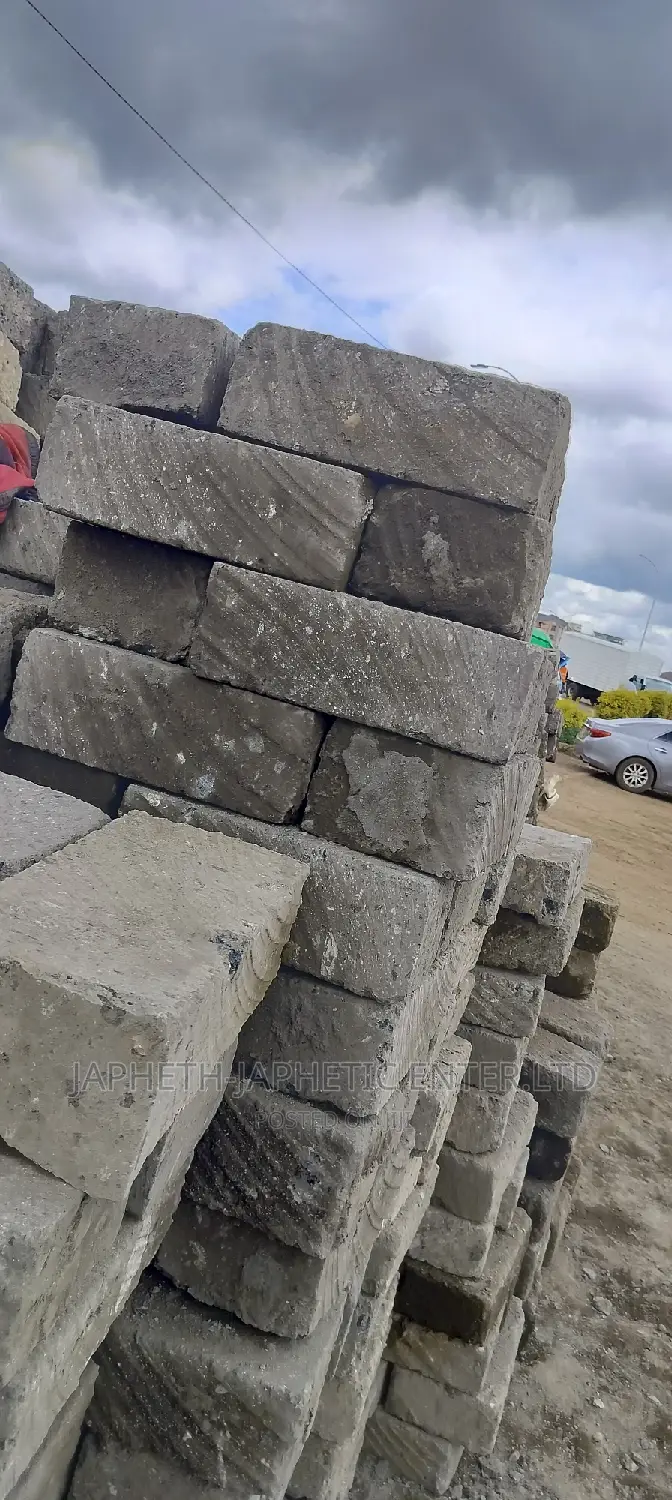 Machine Cut Stones/ Ndarugo Stones
