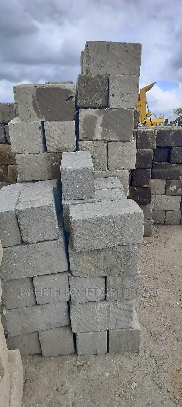 Machine Cut Stones/ Ndarugo Stones