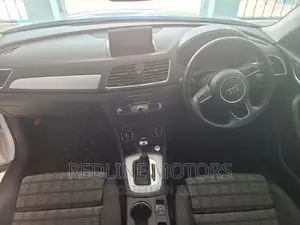 Audi Q3 2016 Pearl