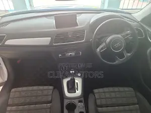 Audi Q3 2016 Pearl