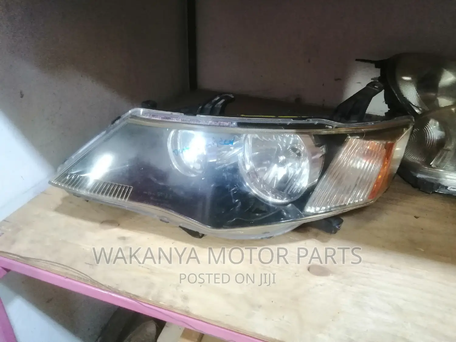Mitsubishi Outlander 2008 Xenon Head Lamp, Clean Ex Japan