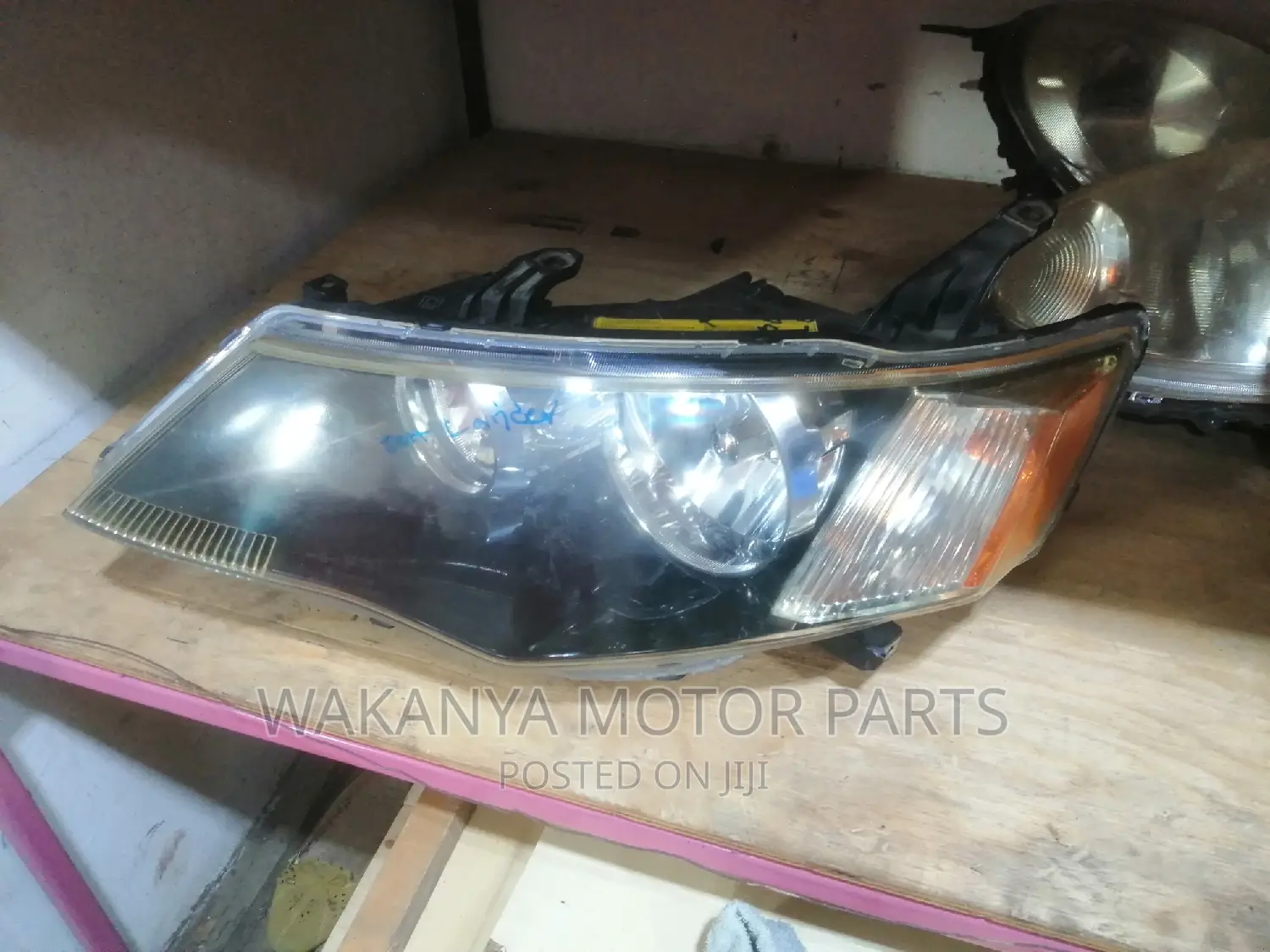 Mitsubishi Outlander 2008 Xenon Head Lamp, Clean Ex Japan