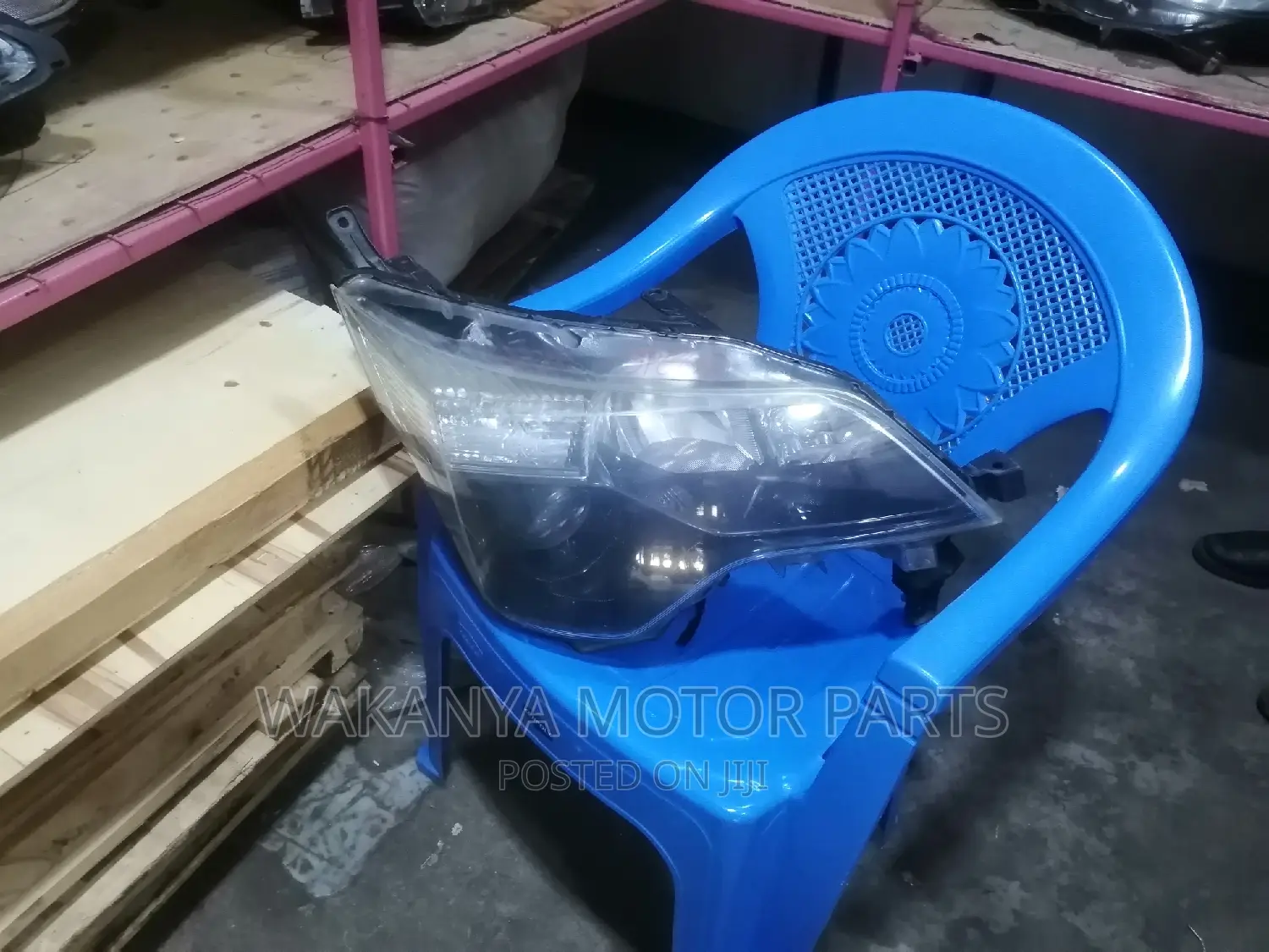 Toyota Spade 2012/15 Head Lamp Xenon, Clean Ex Japan