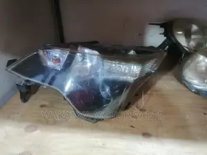 Toyota Spade 2012/15 Head Lamp Xenon, Clean Ex Japan