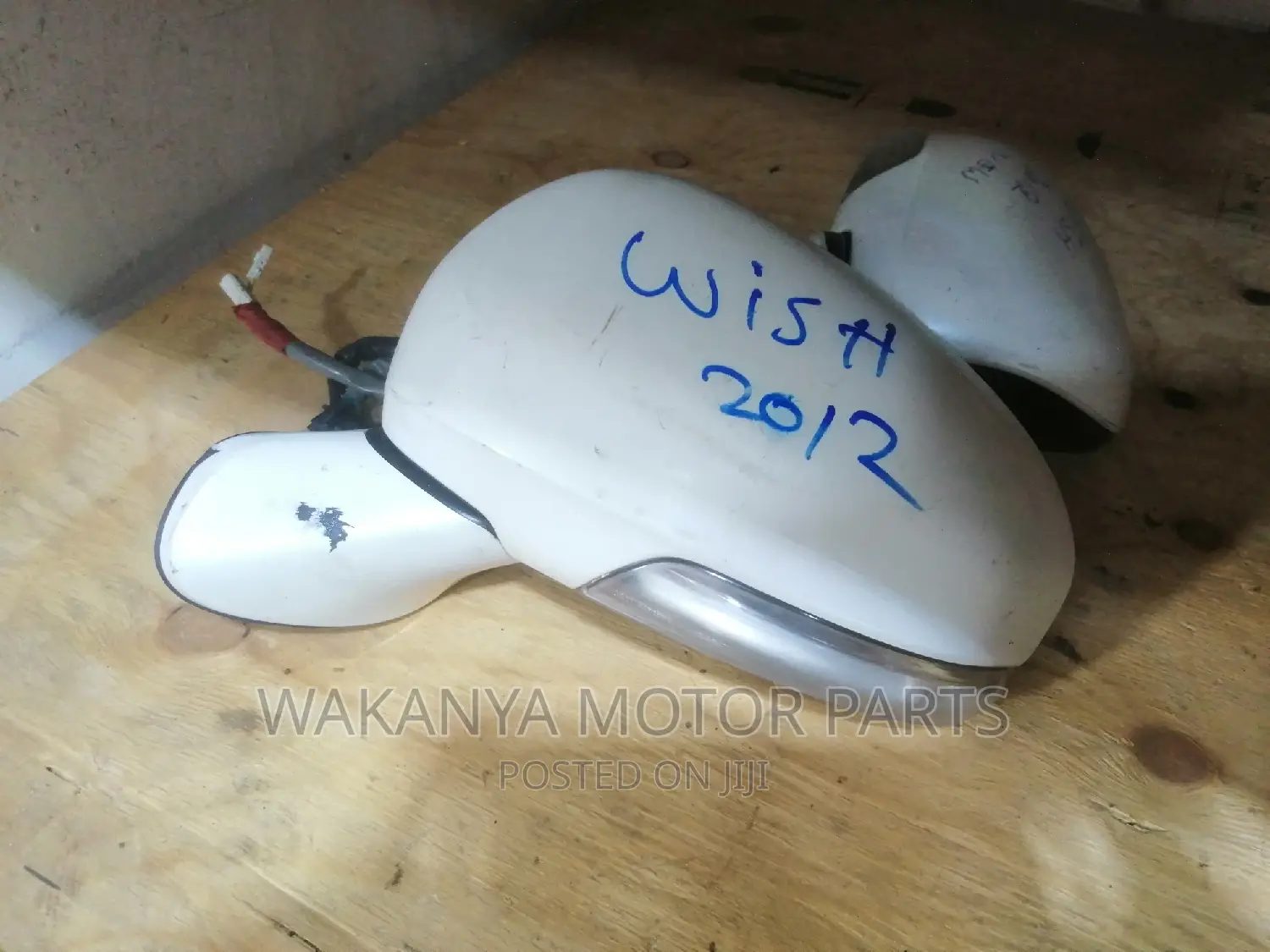 Toyota Wish 2010/2015 Side Mirror With Indicator Lamp