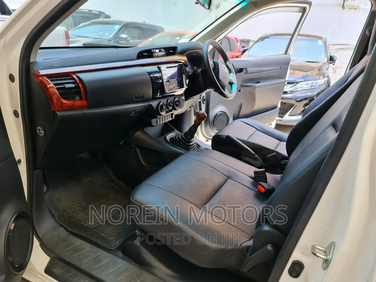Toyota Hilux 2017 White