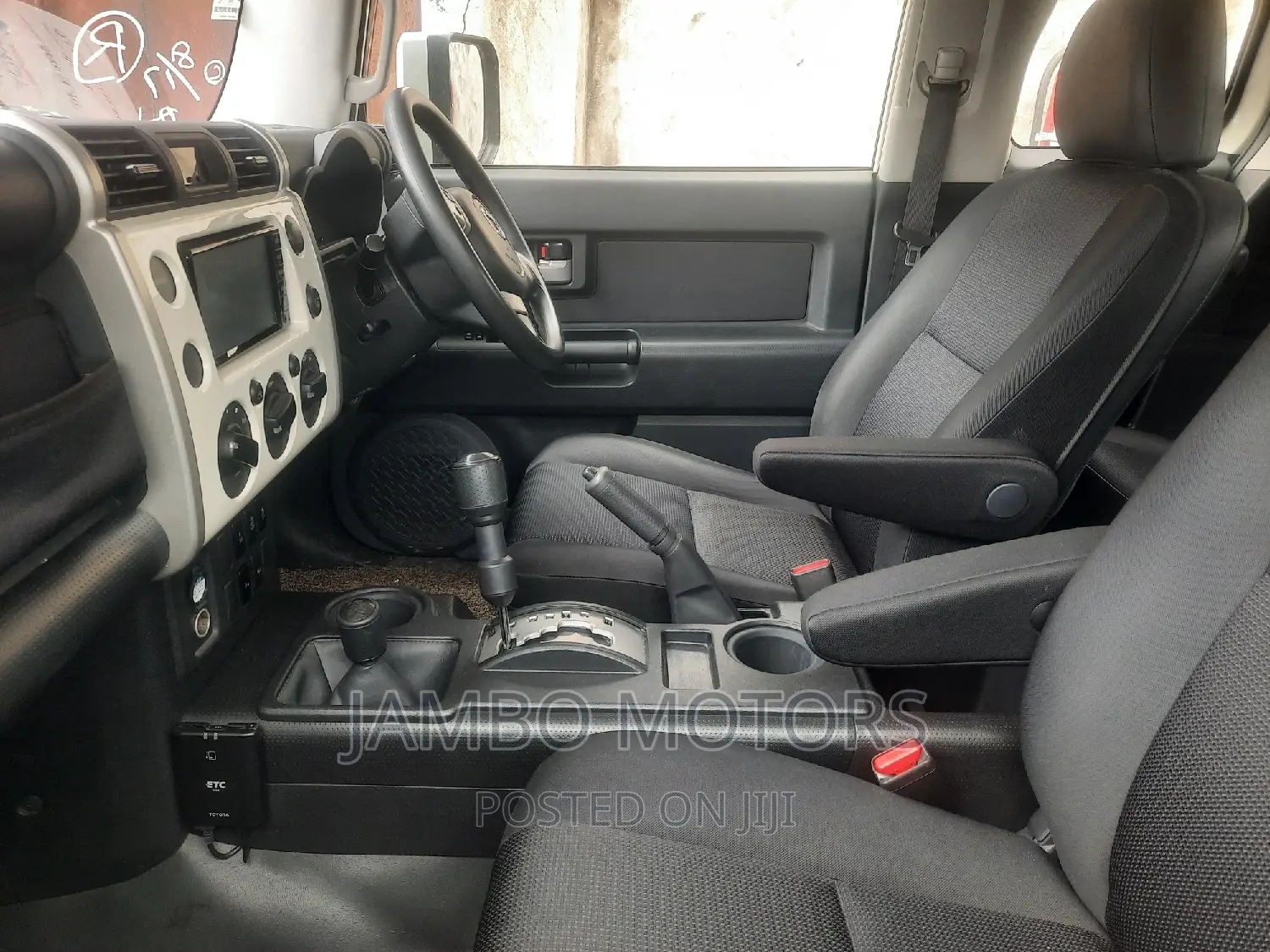 Toyota FJ Cruiser 2016 White