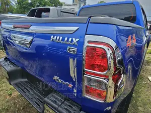 Toyota Hilux 2020 Blue