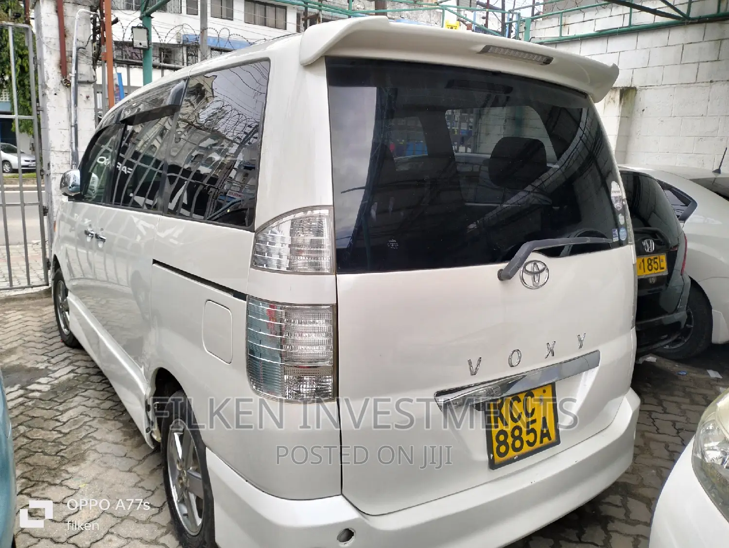 Toyota Voxy 2009 White