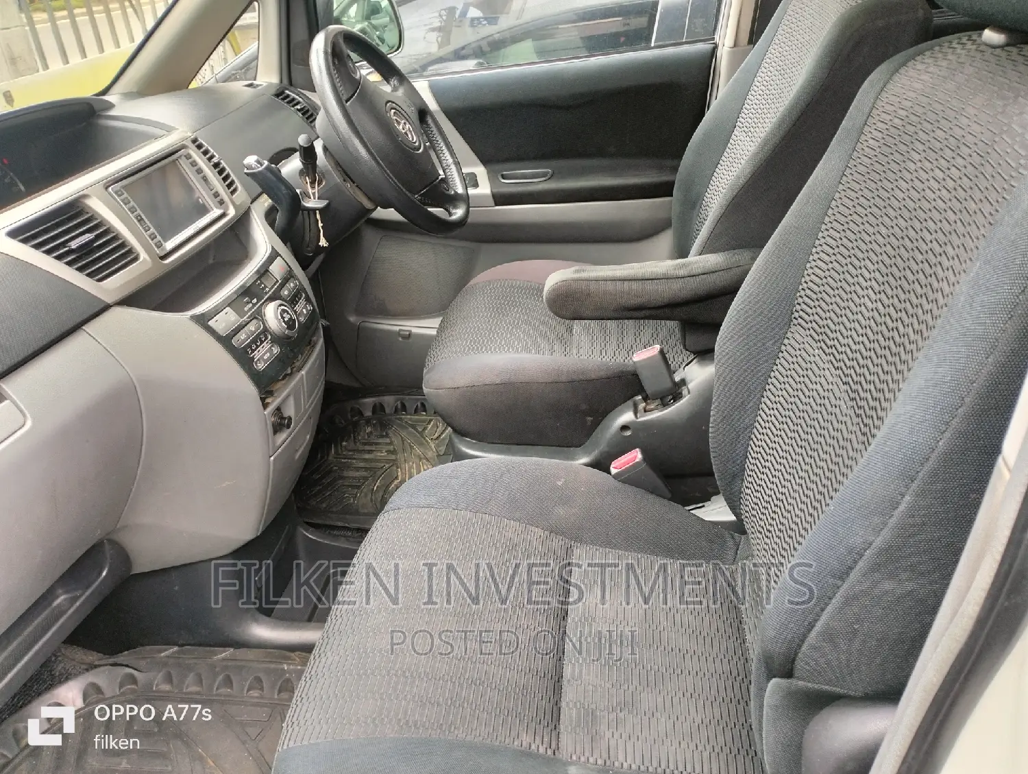 Toyota Voxy 2009 White