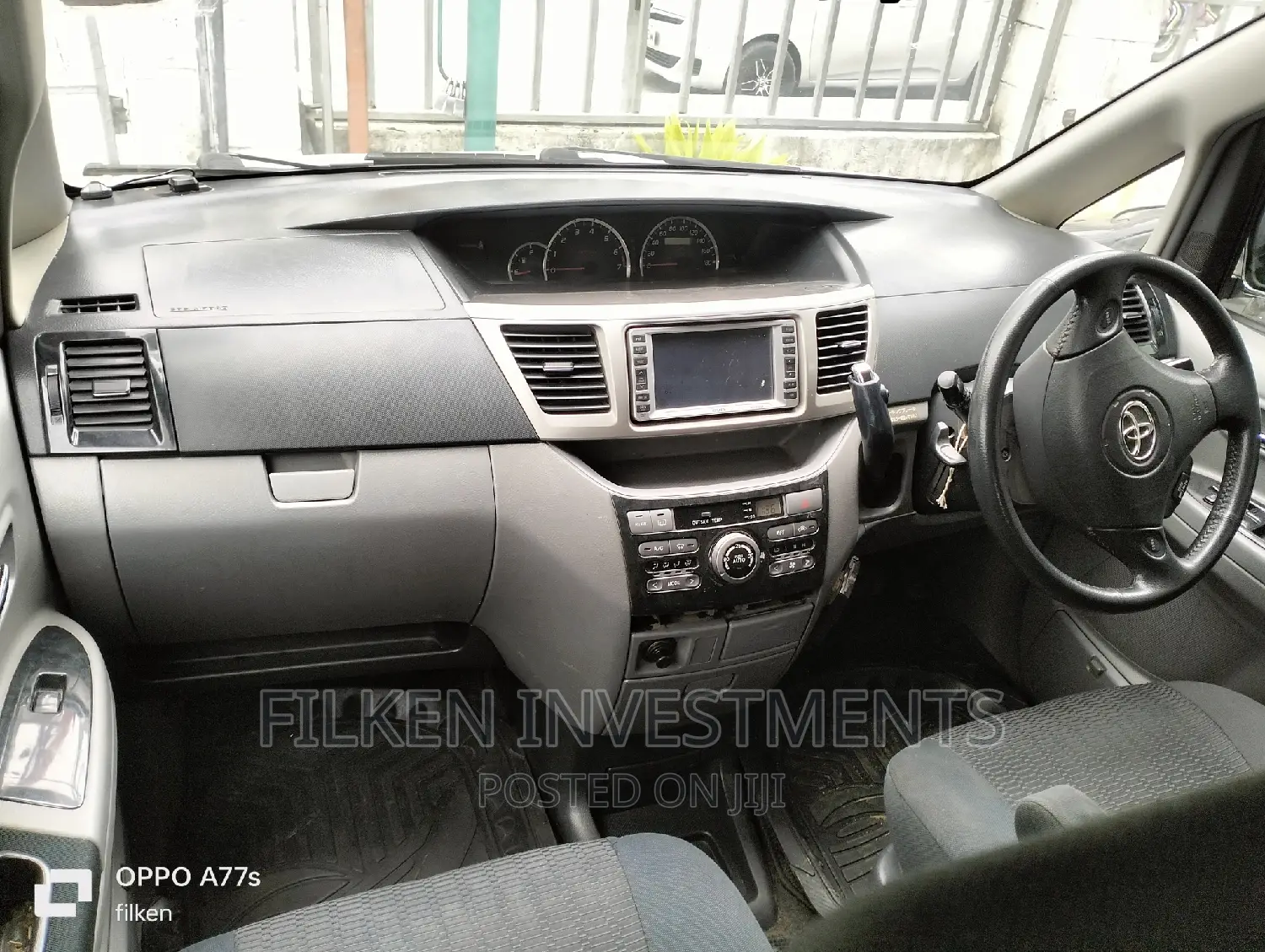 Toyota Voxy 2009 White