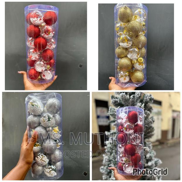 24 Piece Christmas Balls With White Pebbles Inside