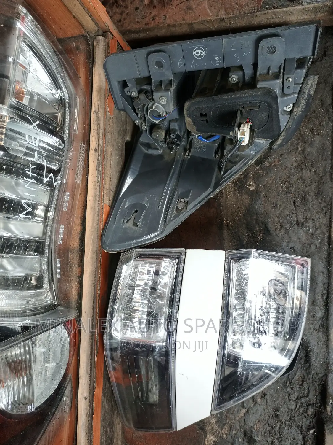 Backlights Toyota Vellfire (Body)