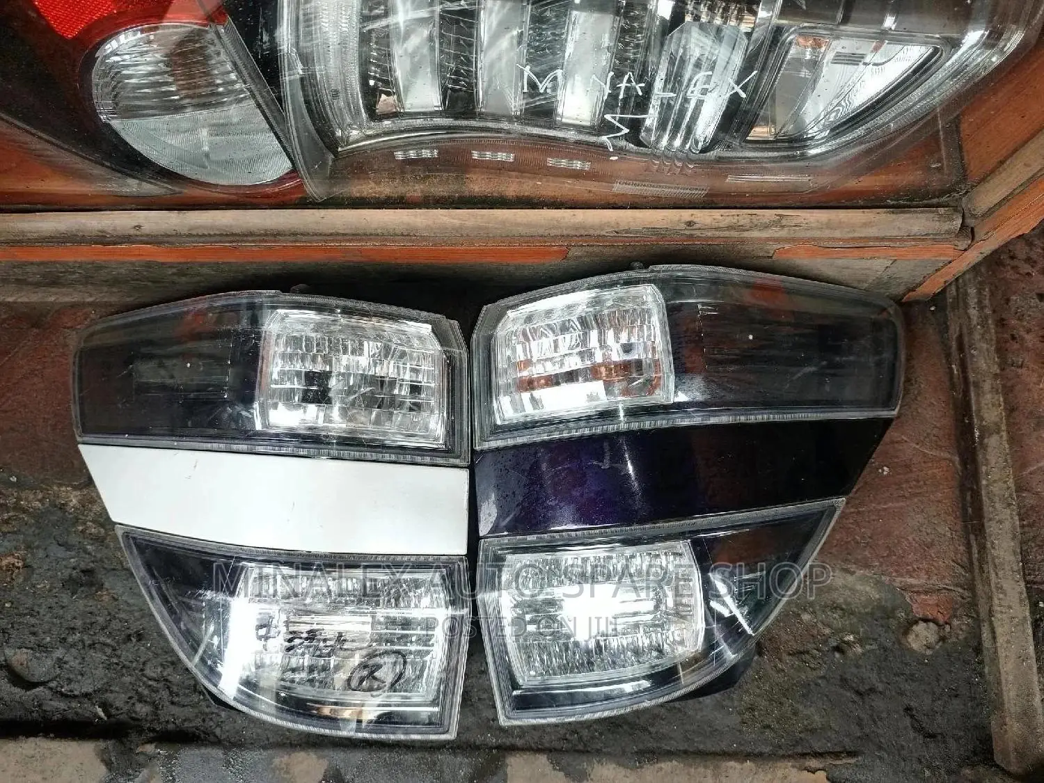 Backlights Toyota Vellfire (Body)