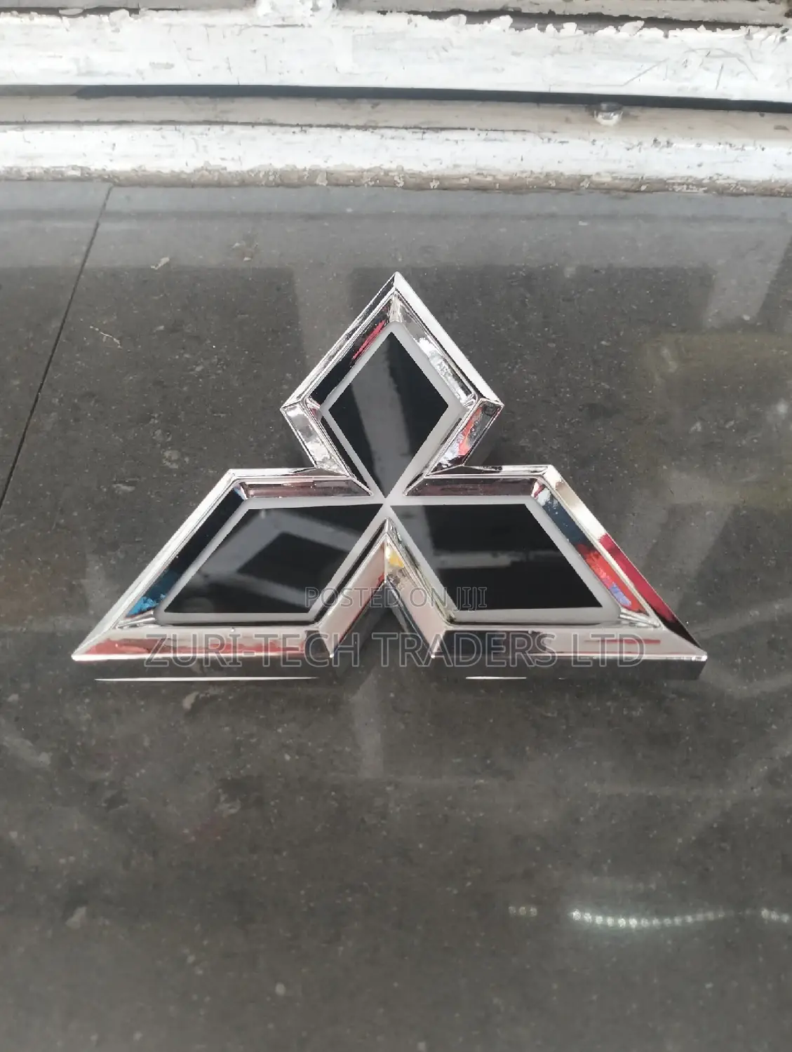 Mitsubishi Emblem