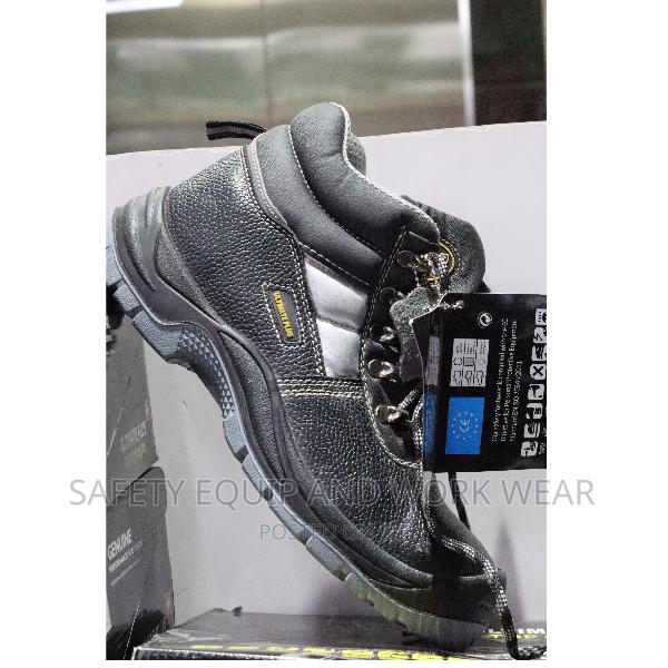 Ultimate Plus Safety Boot - main view