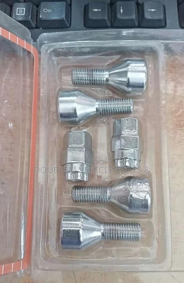 Mercedes-Benz Thread Lock