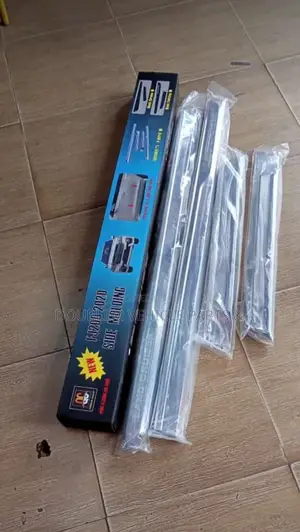 Side Mouldings V8 FJ200