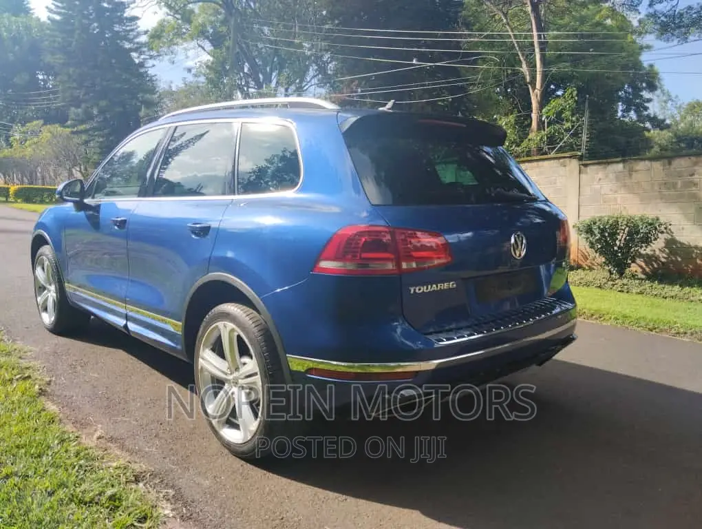 Volkswagen Touareg 2016 Blue