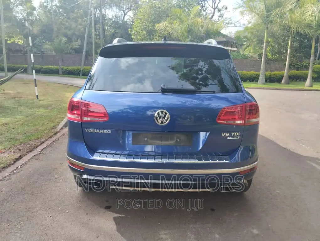 Volkswagen Touareg 2016 Blue