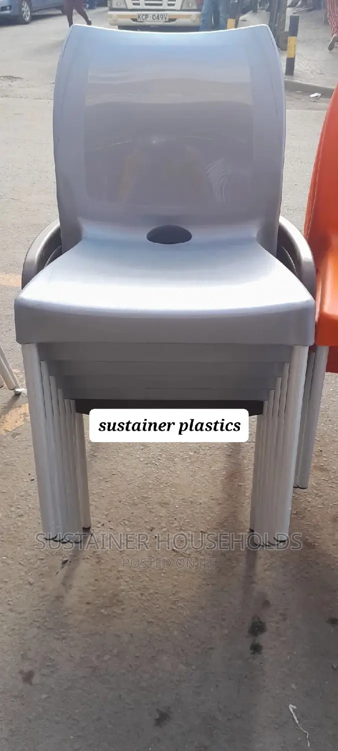 Premium Seats With Metal Tubing Legs
