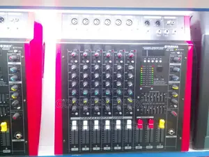 8 Channels Powered Mixer