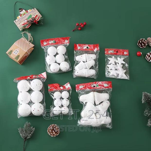 White Xmas Balls 6pcs