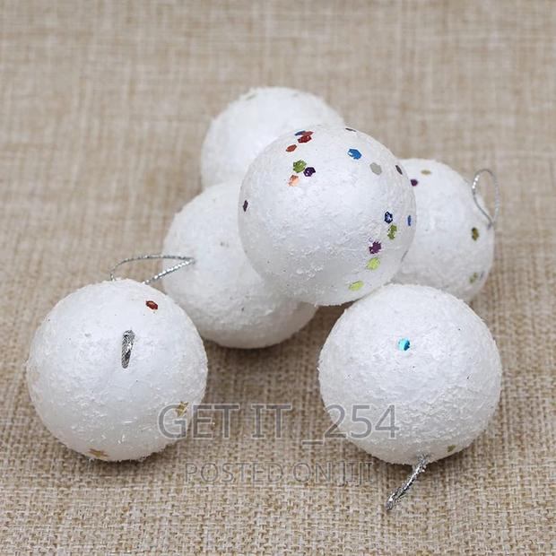 White Xmas Balls 6pcs - thumbnail 2