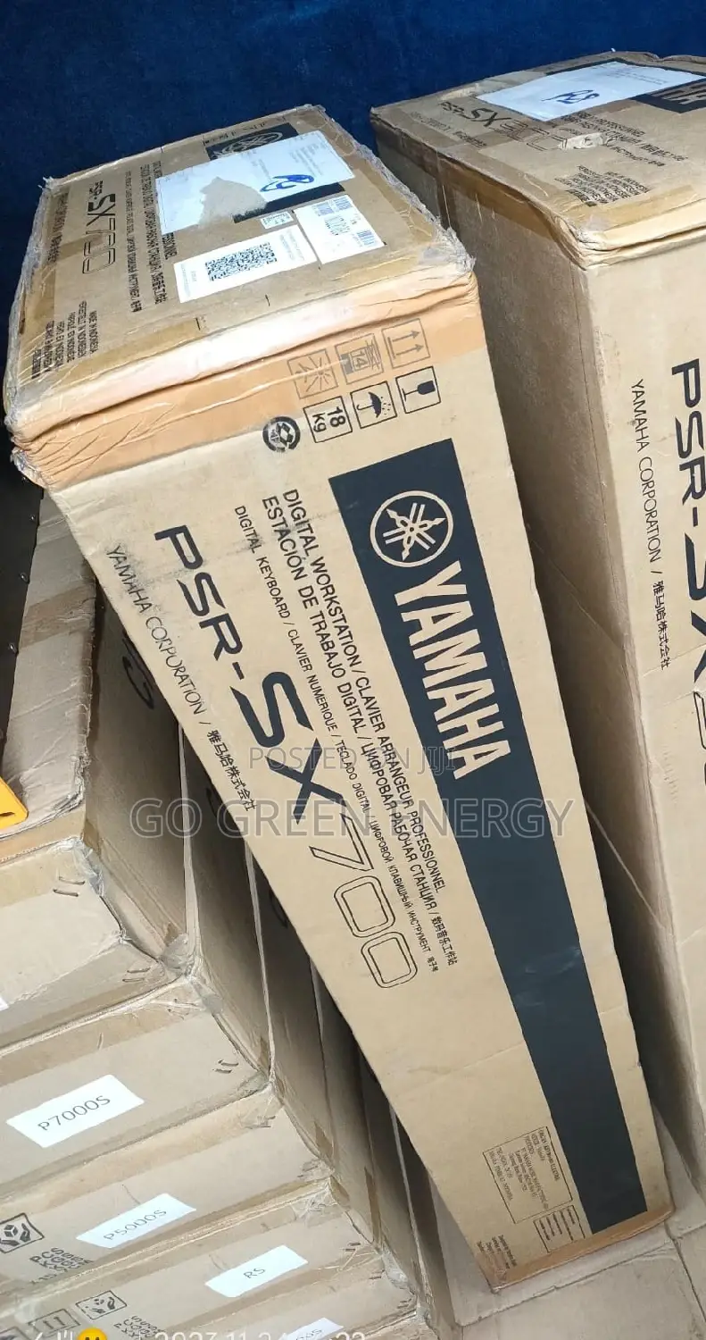 Yahama PSR SX 700 Keyboard